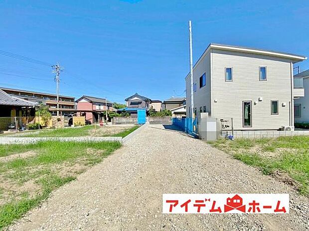 前面道路(2025年9月)撮影 休日、平日問わずお気軽にお問合せくださいませ。