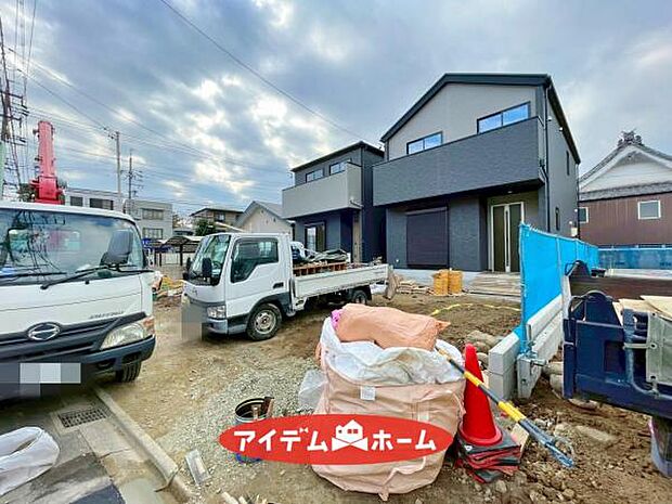 現地 休日、平日問わずお気軽にお問合せくださいませ。