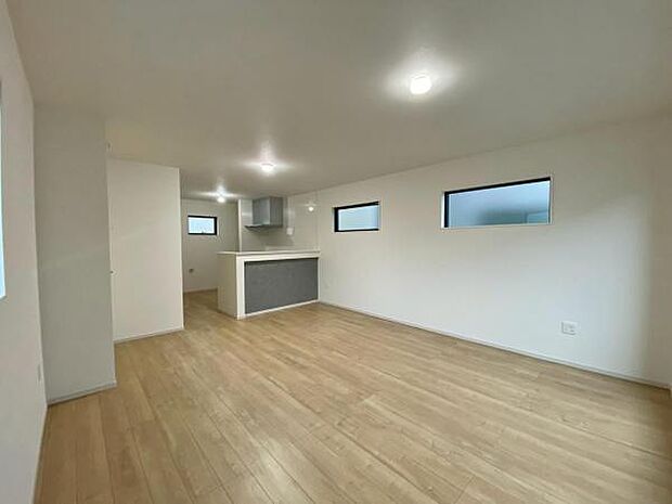 休日、平日問わずお気軽にお問合せくださいませ。