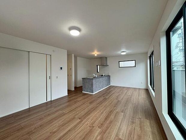 休日、平日問わずお気軽にお問合せくださいませ。