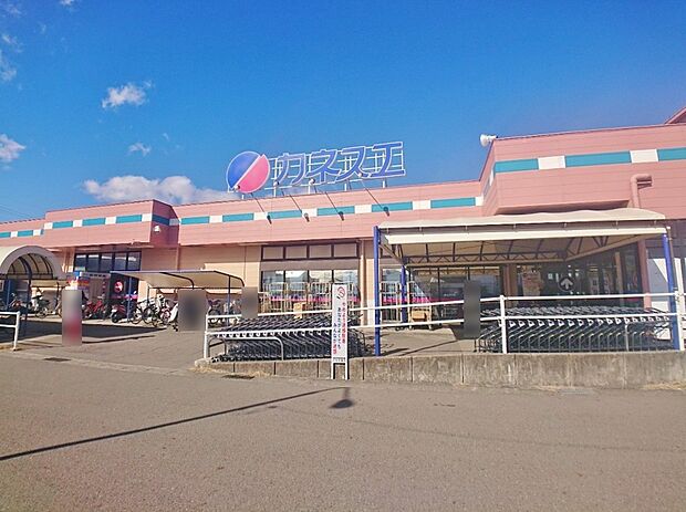 カネスエ 西春店（1690m）