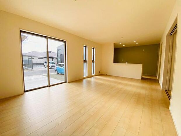 内観写真 平日・土日問わずご案内致します!お気軽にお問合わせ下さい♪