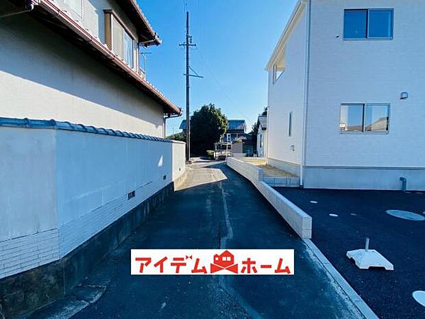 前面道路 平日・土日問わずご案内致しますお気軽にお問合わせ下さい♪ 