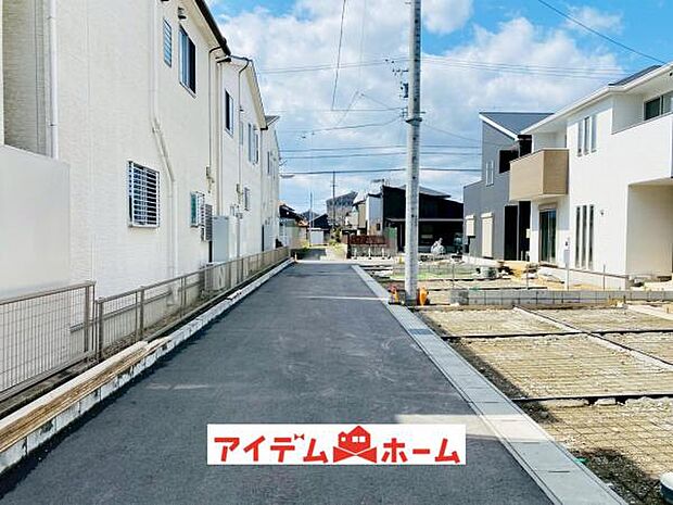 前面道路 平日・土日問わずご案内致します!お気軽にお問合わせ下さい♪