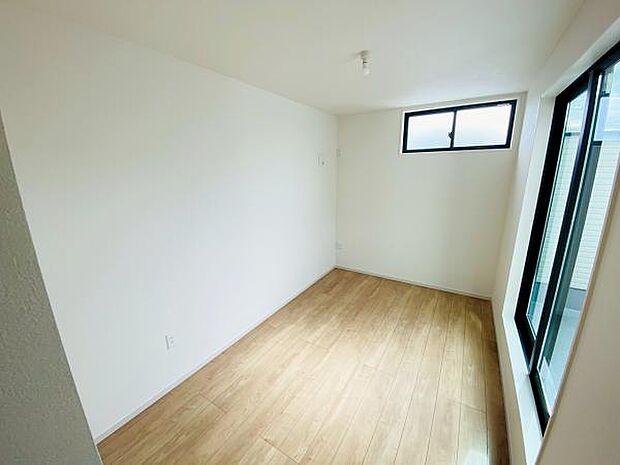 休日、平日問わずお気軽にお問合せくださいませ。