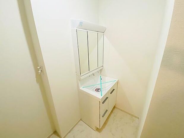 休日、平日問わずお気軽にお問合せくださいませ。