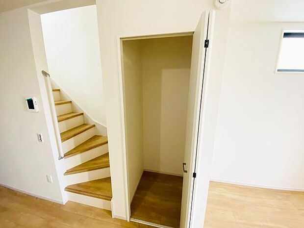 休日、平日問わずお気軽にお問合せくださいませ。