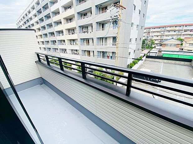 休日、平日問わずお気軽にお問合せくださいませ。