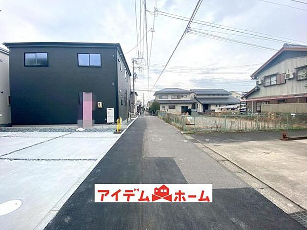 前面道路 平日・土日問わずご案内致します!お気軽にお問合わせ下さい♪