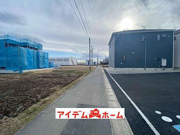 前面道路 平日・土日問わずご案内致しますお気軽にお問合わせ下さい♪ 