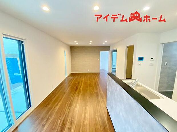 内観写真 平日・土日問わずご案内致します!お気軽にお問合わせ下さい♪