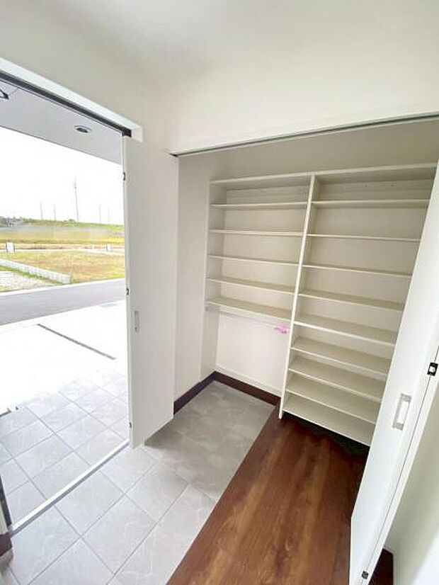 内観写真 平日・土日問わずご案内致します!お気軽にお問合わせ下さい♪