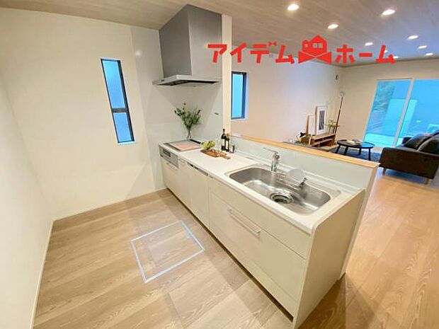 内観写真 平日・土日問わずご案内致しますお気軽にお問合わせ下さい♪