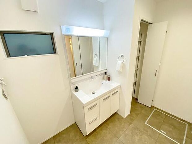 内観写真 平日・土日問わずご案内致しますお気軽にお問合わせ下さい♪