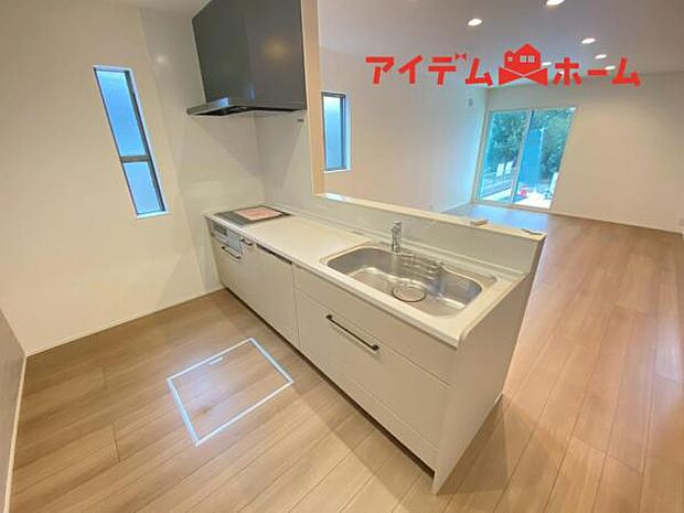 内観写真 平日・土日問わずご案内致します!お気軽にお問合わせ下さい♪