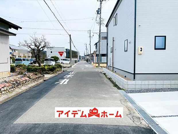 前面道路 平日・土日問わずご案内致します!お気軽にお問合わせ下さい♪