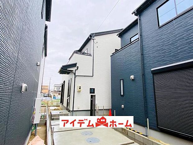 2号棟　外観写真 平日・土日問わずご案内致します！お気軽にお問合わせ下さい♪ 
