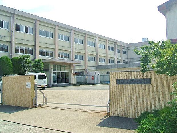 一宮市立大和東小学校(1800m)