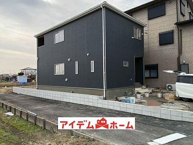 1号棟　外観写真 平日・土日問わずご案内致しますお気軽にお問合わせ下さい♪ 