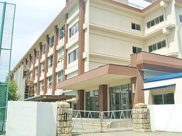 一宮市立北部中学校(750m)