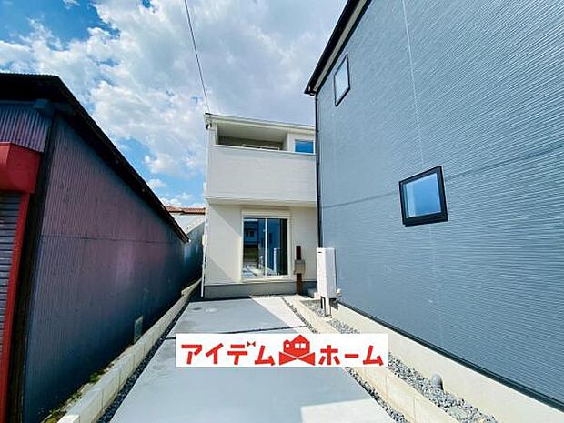 1号棟　外観写真 平日・土日問わずご案内致します！お気軽にお問合わせ下さい♪ 