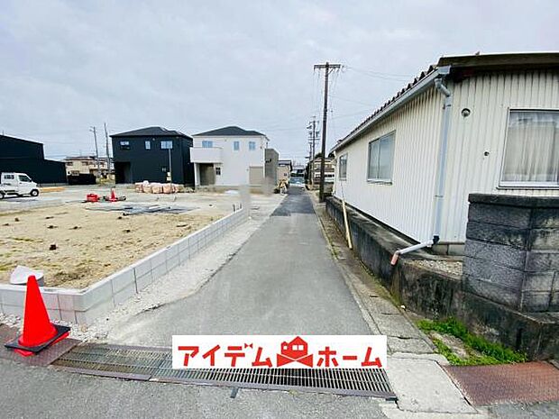 前面道路 平日・土日問わずご案内致します!お気軽にお問合わせ下さい♪