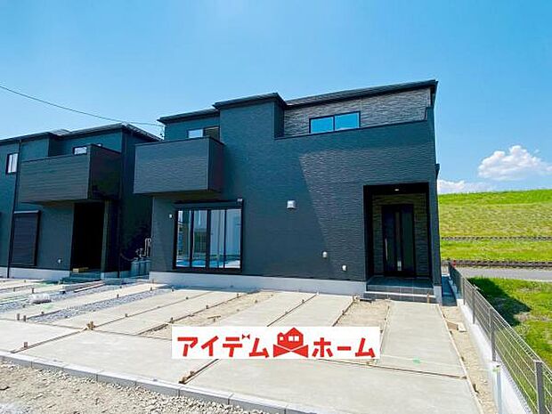 2号棟　外観写真 平日・土日問わずご案内致します！お気軽にお問合わせ下さい♪ 