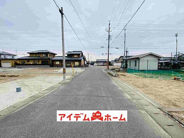 前面道路 平日・土日問わずご案内致しますお気軽にお問合わせ下さい♪  