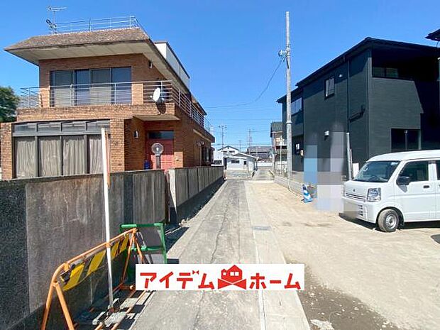 前面道路 平日・土日問わずご案内致します!お気軽にお問合わせ下さい♪