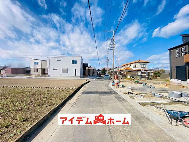 前面道路 平日・土日問わずご案内致しますお気軽にお問合わせ下さい♪ 