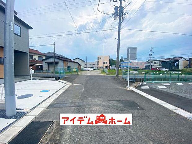 前面道路 平日・土日問わずご案内致します!お気軽にお問合わせ下さい♪