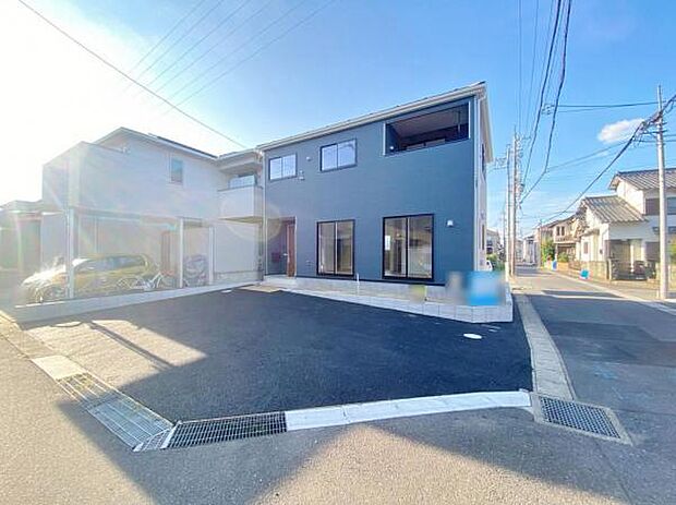 現地(2025年8月)撮影 東側道路 休日、平日問わずお気軽にお問合せくださいませ。