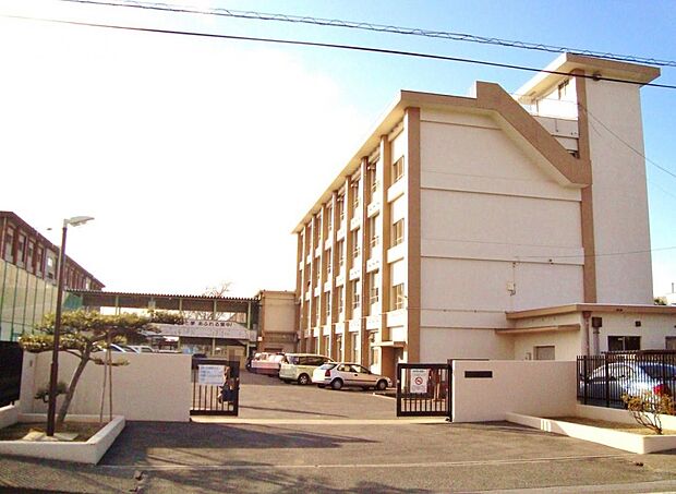 一宮市立葉栗中学校(850m)