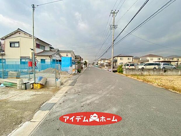 北側道路 平日・土日問わずご案内致しますお気軽にお問合わせ下さい♪ 