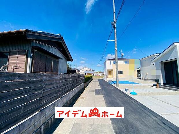 前面道路 平日・土日問わずご案内致します!お気軽にお問合わせ下さい♪