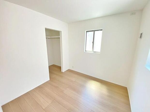 採光たっぷりの明るく心地良いお部屋です♪