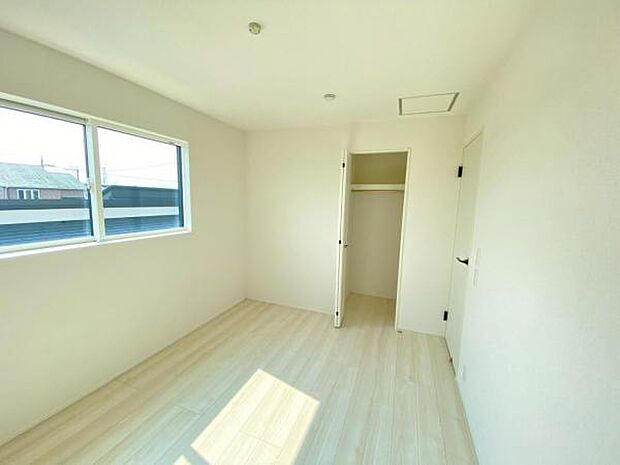 採光たっぷりの明るく心地良いお部屋です♪