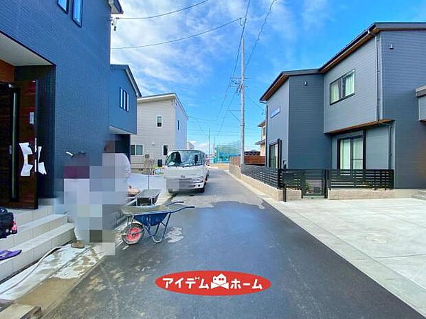 前面道路 平日・土日問わずご案内致します!お気軽にお問合わせ下さい♪