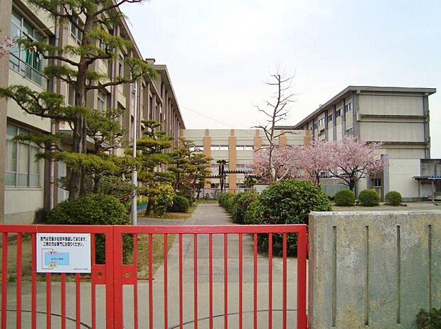 一宮市立北方小学校(960m)