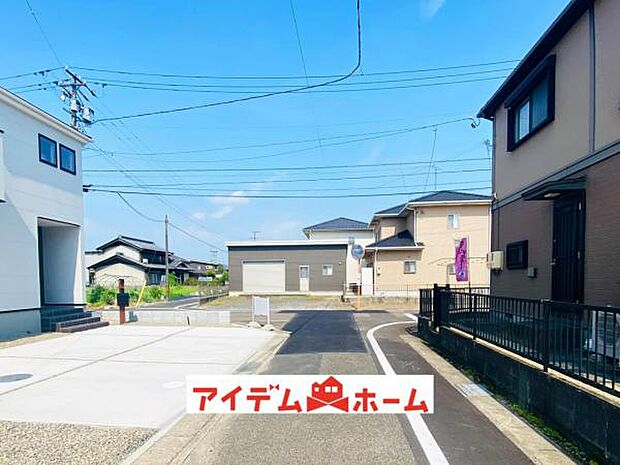 前面道路 平日・土日問わずご案内致します!お気軽にお問合わせ下さい♪
