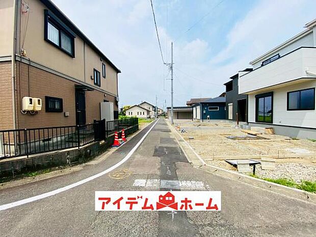 前面道路 平日・土日問わずご案内致します!お気軽にお問合わせ下さい♪