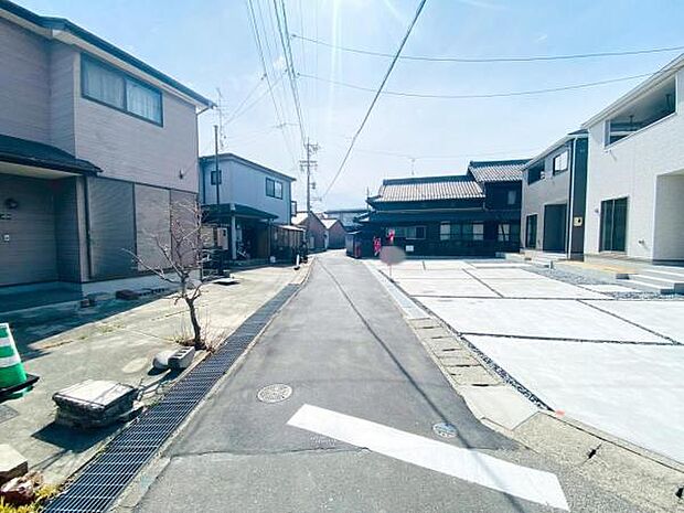 前面道路 平日・土日問わずご案内致します!お気軽にお問合わせ下さい♪