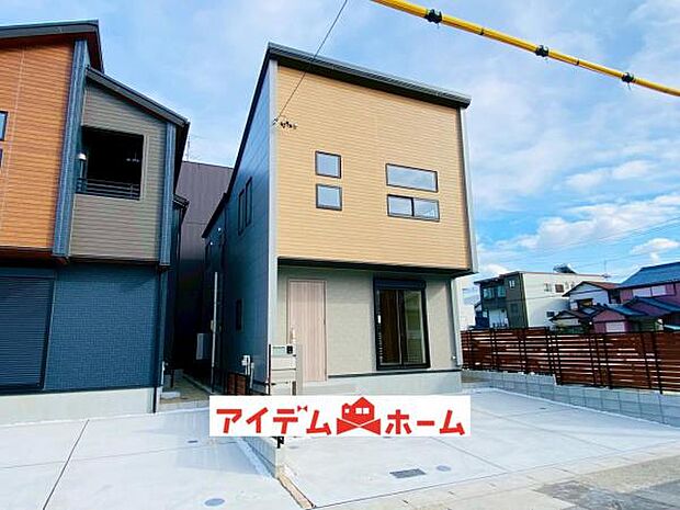 2号棟　外観写真 平日・土日問わずご案内致しますお気軽にお問合わせ下さい♪