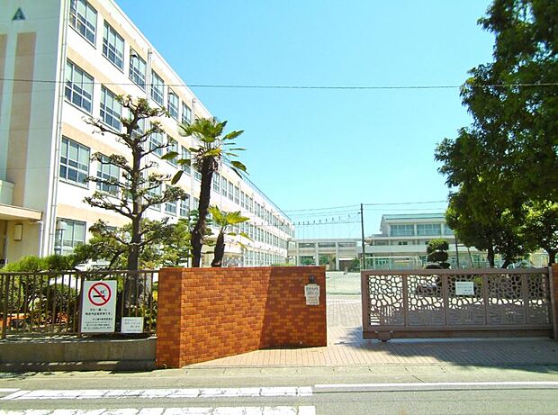 名古屋市立大野木小学校（700m）