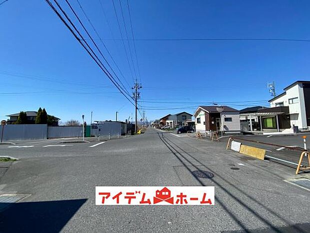 前面道路 平日・土日問わずご案内致します!お気軽にお問合わせ下さい♪