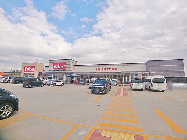 バロー 伝法寺店(667m)