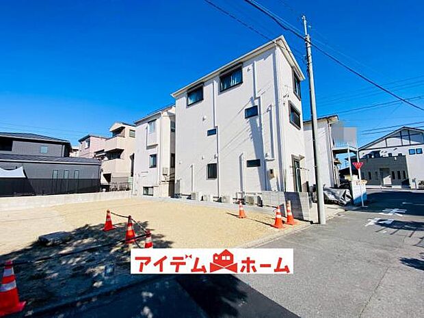 1号棟　外観写真 平日・土日問わずご案内致しますお気軽にお問合わせ下さい♪ 