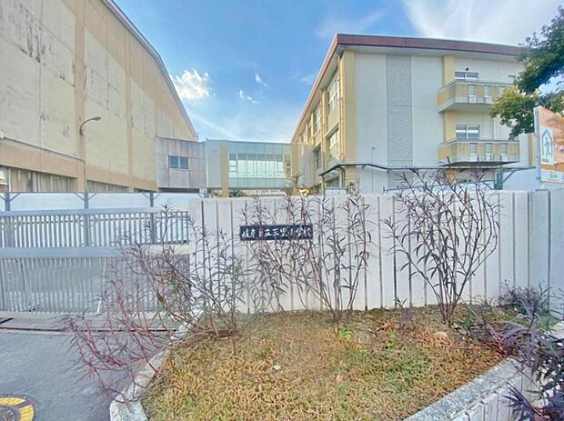 岐阜市立三里小学校(1820m)