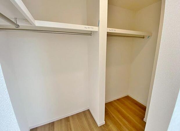 季節物もまるごと収納できる、衣替えいらずの嬉しい大型収納