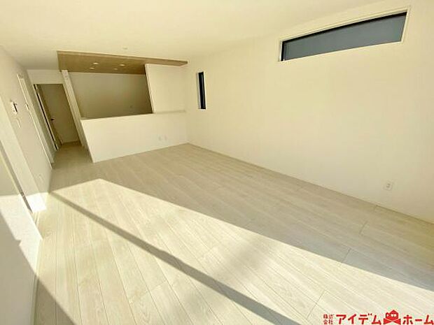 家族団らんの時間も増えそうな、ゆったりと寛げるLDKが魅力です♪